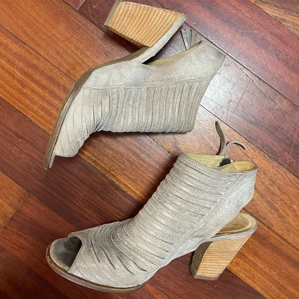 Paul Green Cayenne Woven Peep Toe Heeled Sandals Metallic Gray Size 8.5